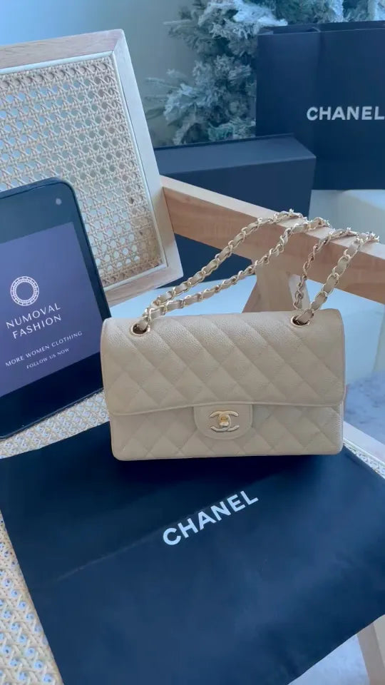 CHANEL Classic Flap Bag