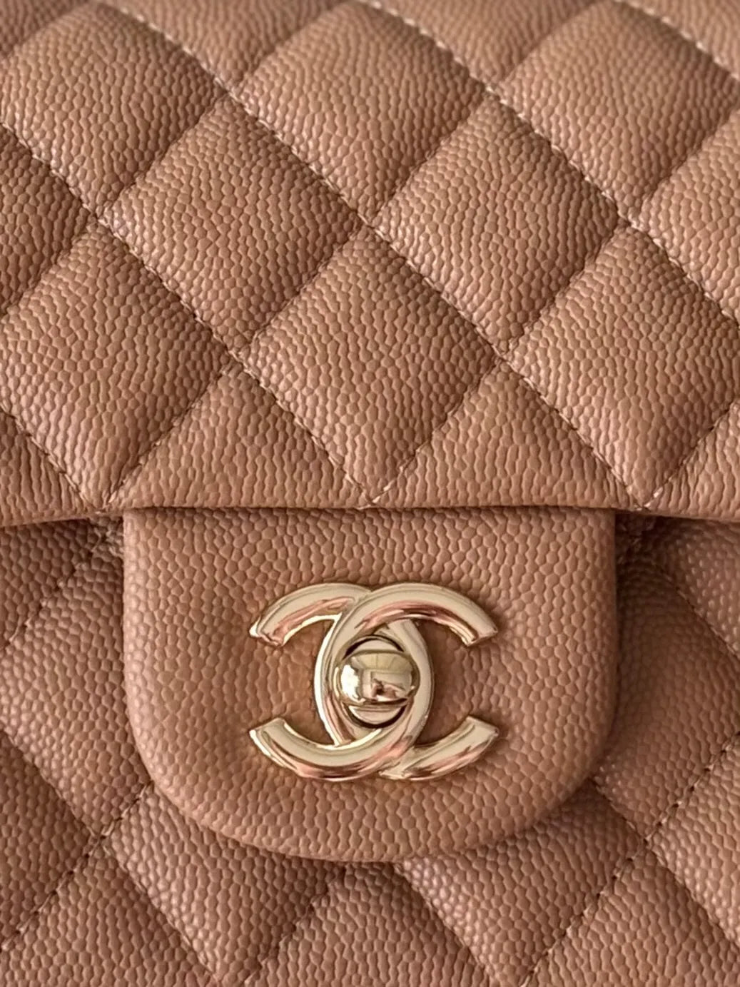CHANEL Classic Flap Bag