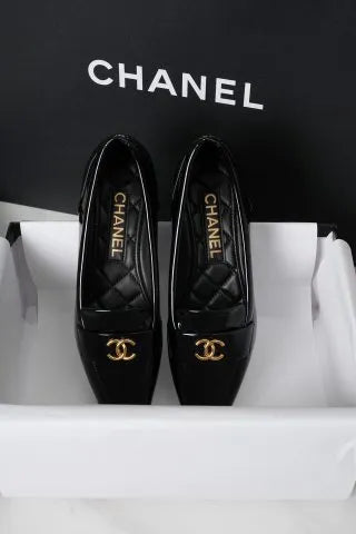 Chanel Pointed Toe Patent Leather Dress Shoes 298587