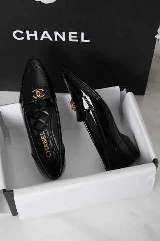 Chanel Pointed Toe Patent Leather Dress Shoes 298587