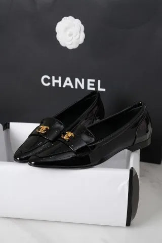 Chanel Pointed Toe Patent Leather Dress Shoes 298587