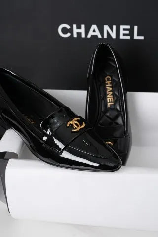 Chanel Pointed Toe Patent Leather Dress Shoes 298587
