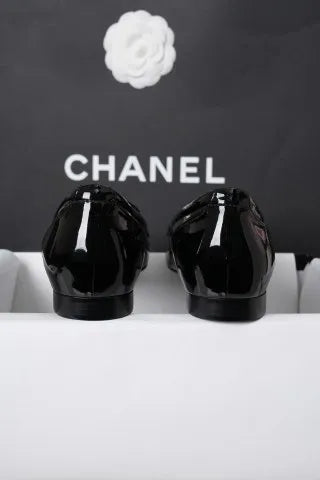 Chanel Pointed Toe Patent Leather Dress Shoes 298587
