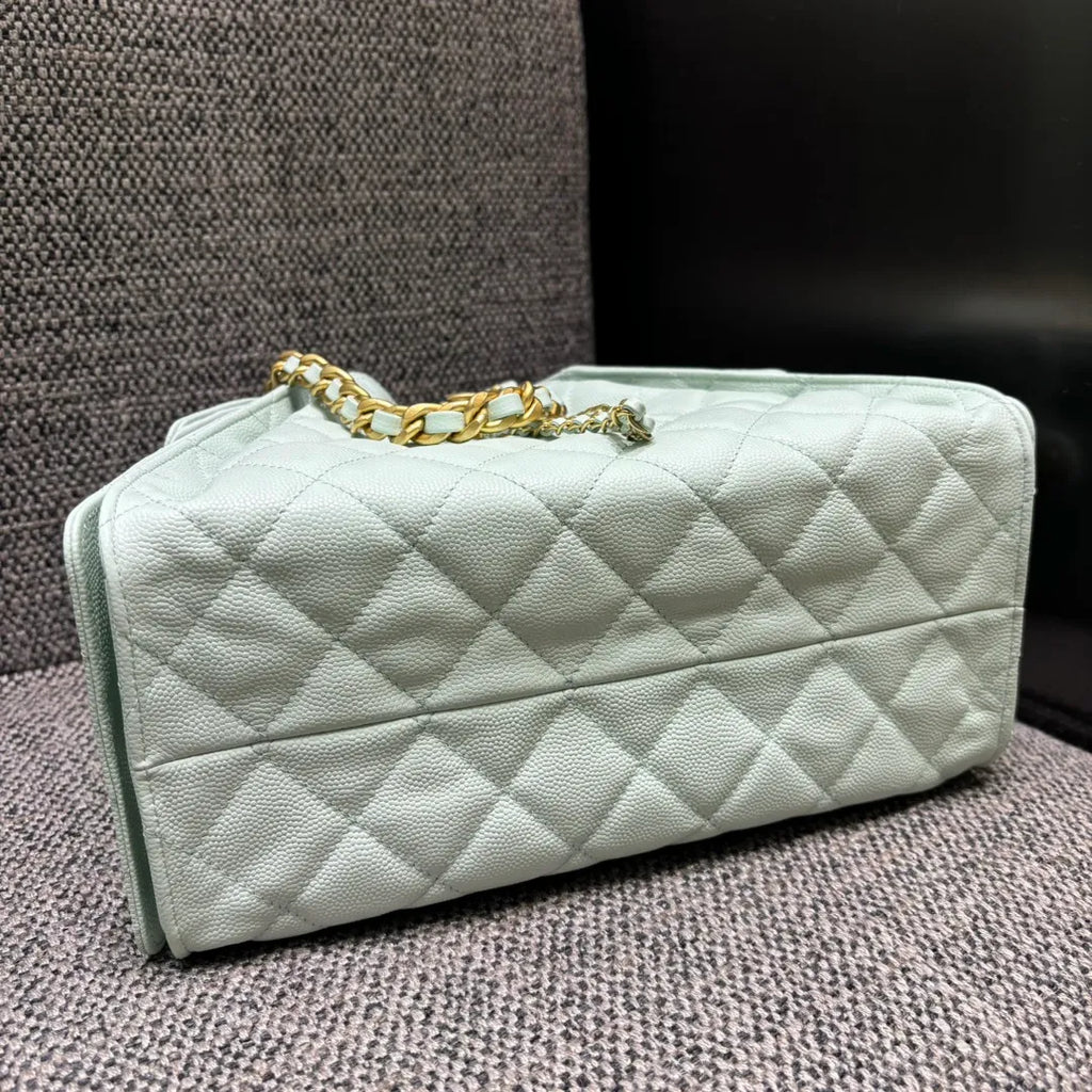 Ch@nel Runway Hippie Chain Closure Hobo Bag 139900