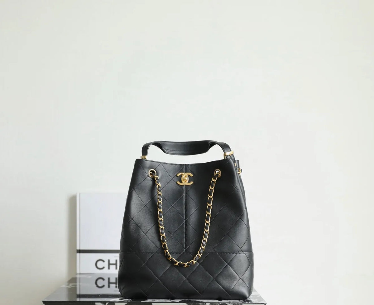 CHANEL Shoulder Bag