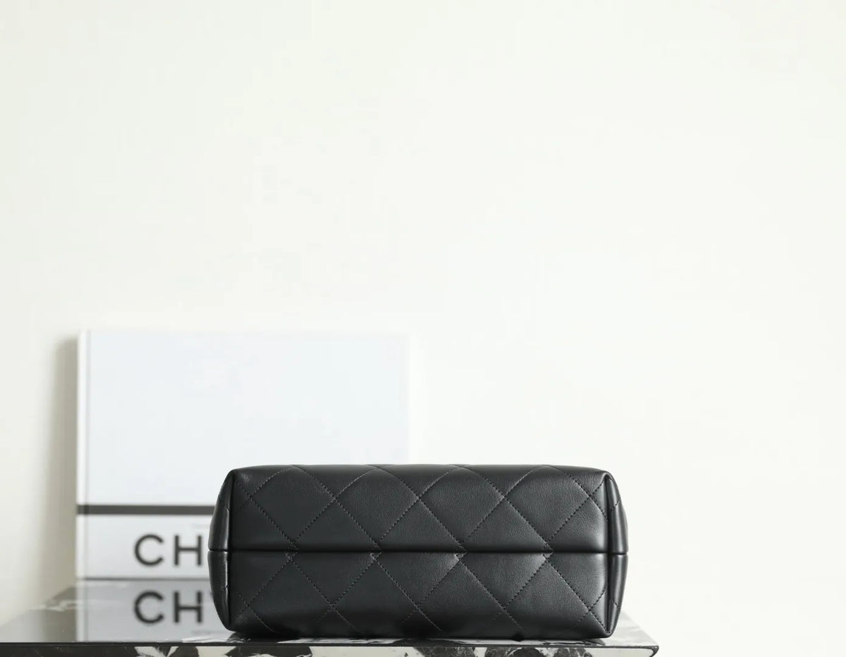 CHANEL Shoulder Bag