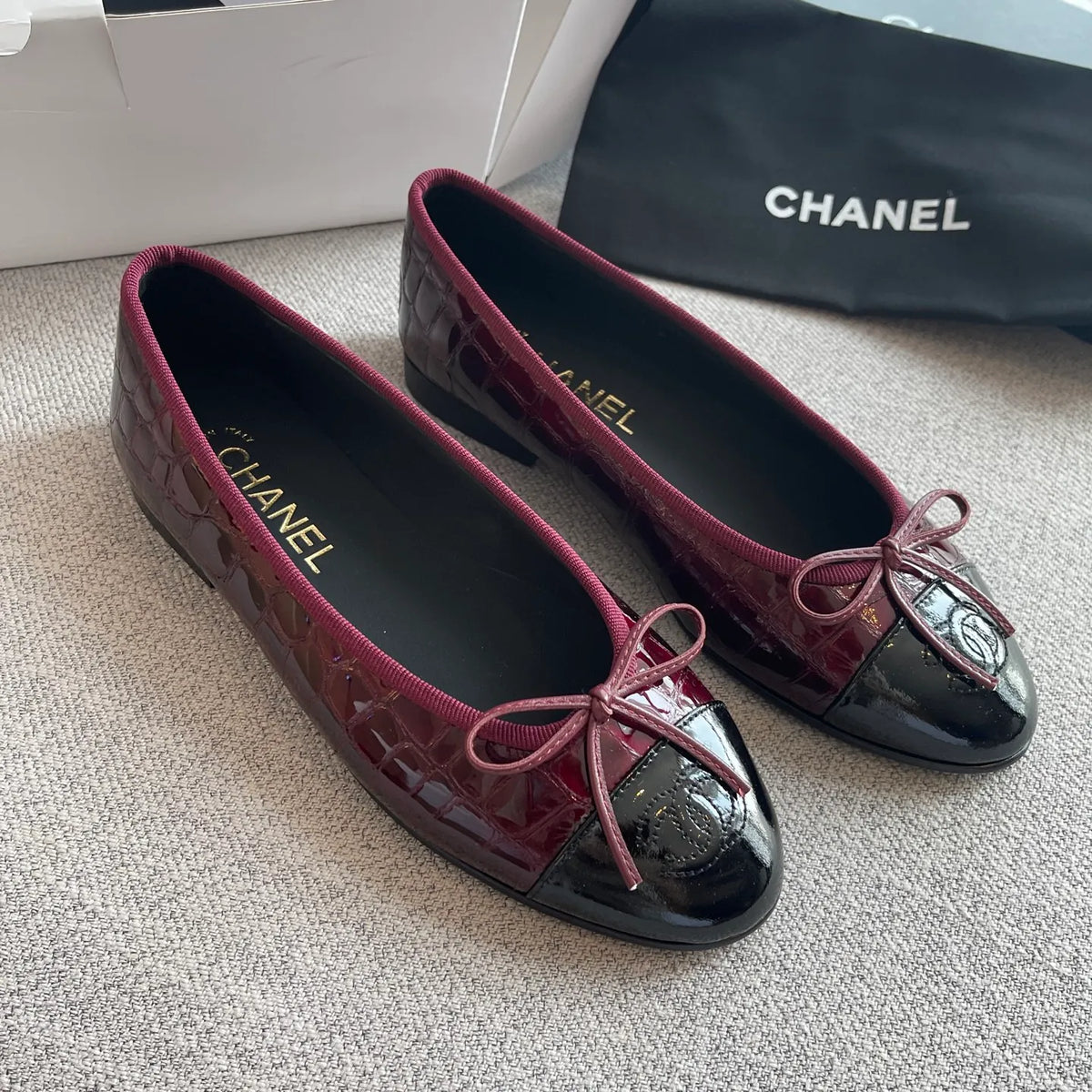 Chanel Women's Ballet Flats Crocodile-Embossed Leather 327229