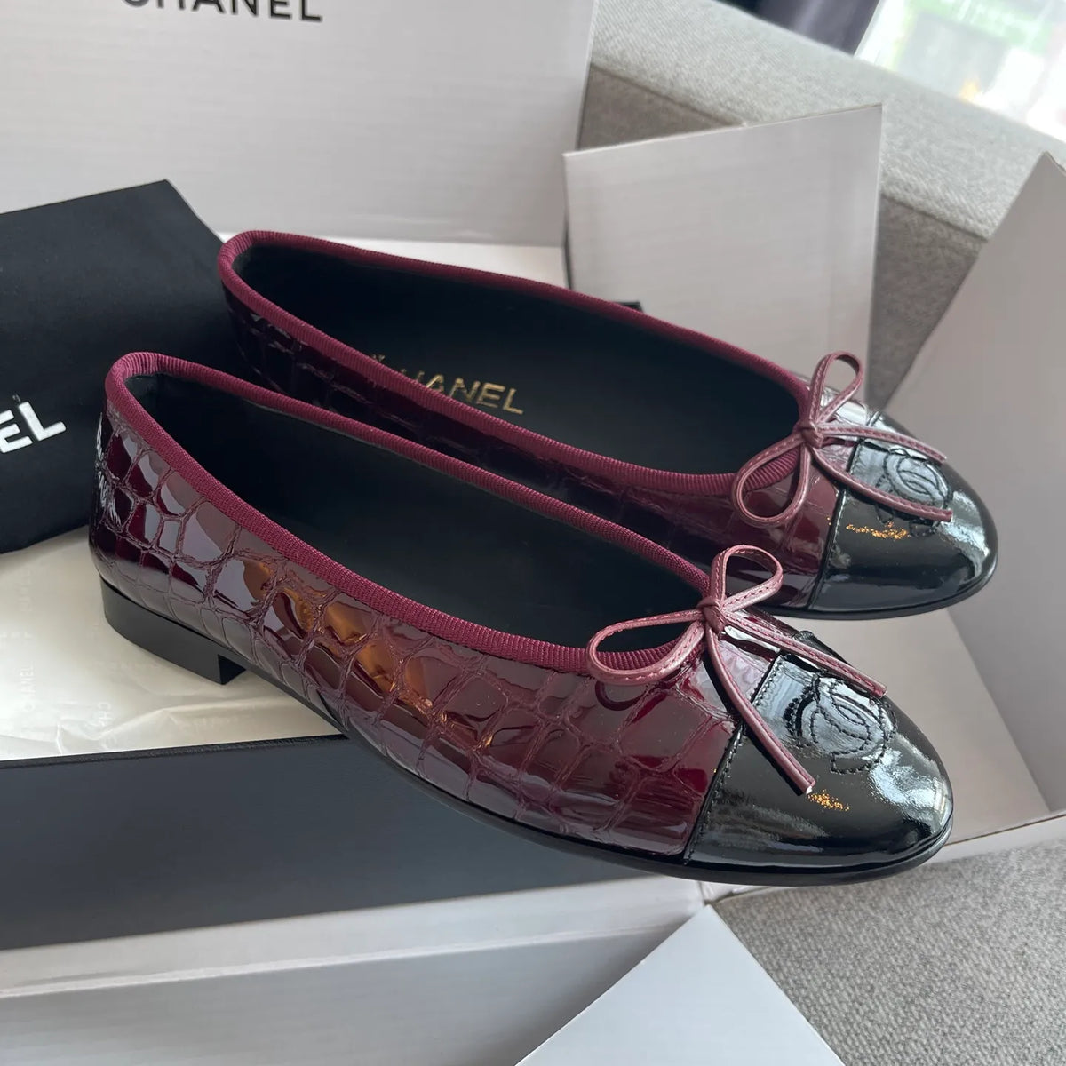 Chanel Women's Ballet Flats Crocodile-Embossed Leather 327229