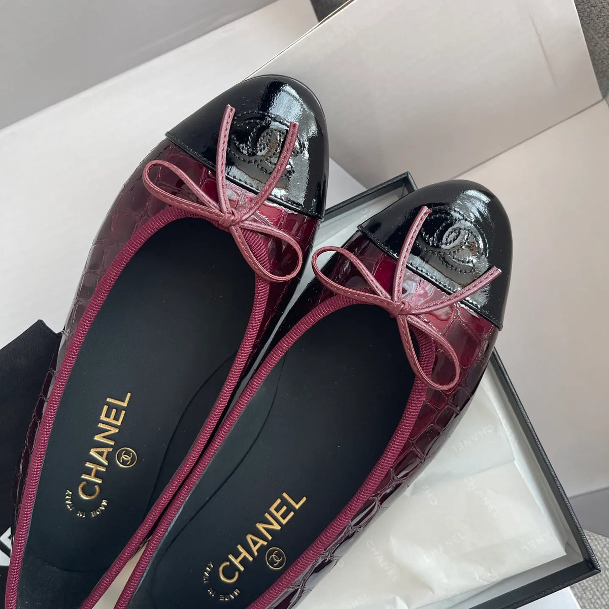 Chanel Women's Ballet Flats Crocodile-Embossed Leather 327229