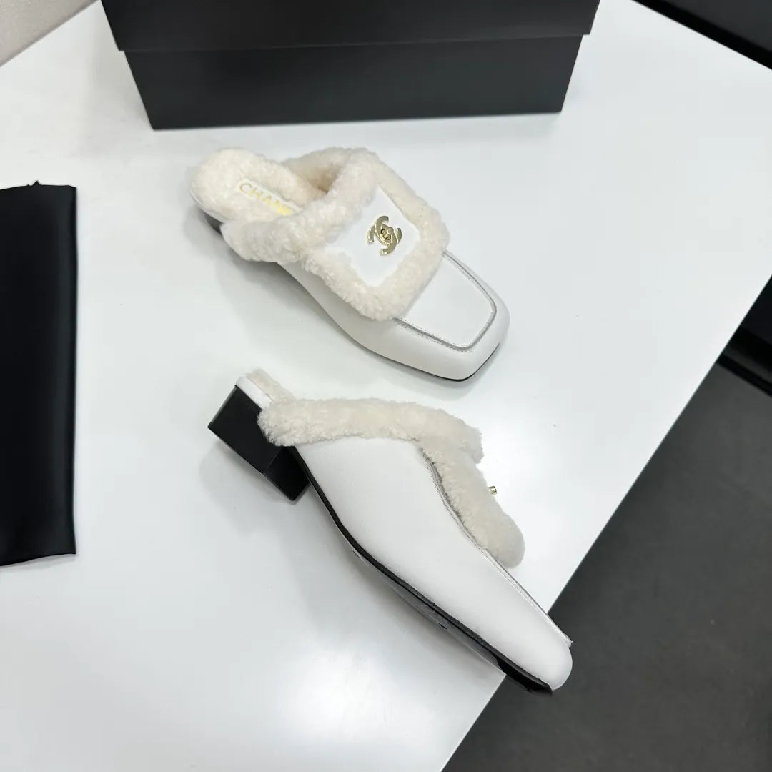 Chanel Women's Flats Cowhide Wool Lining Leather Sole