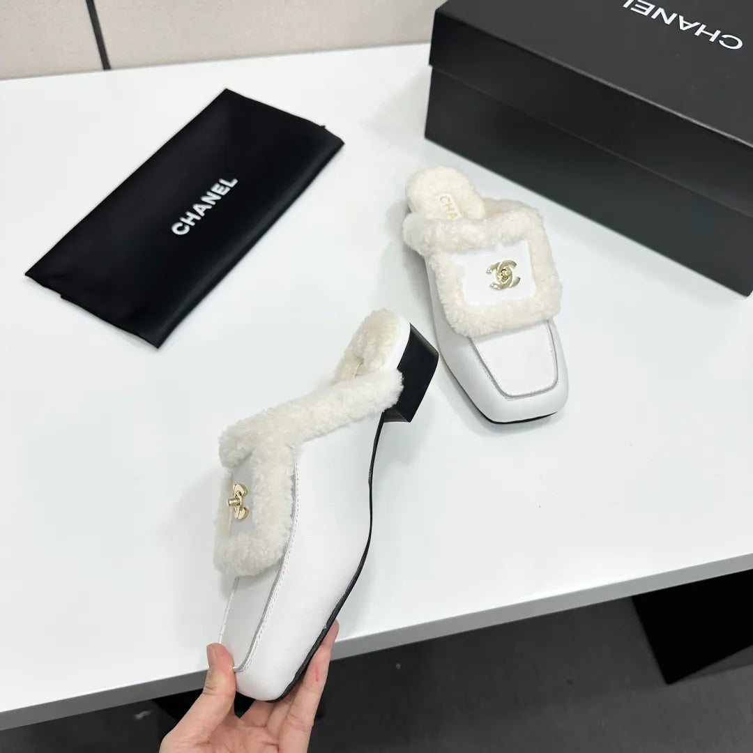 Chanel Women's Flats Cowhide Wool Lining Leather Sole