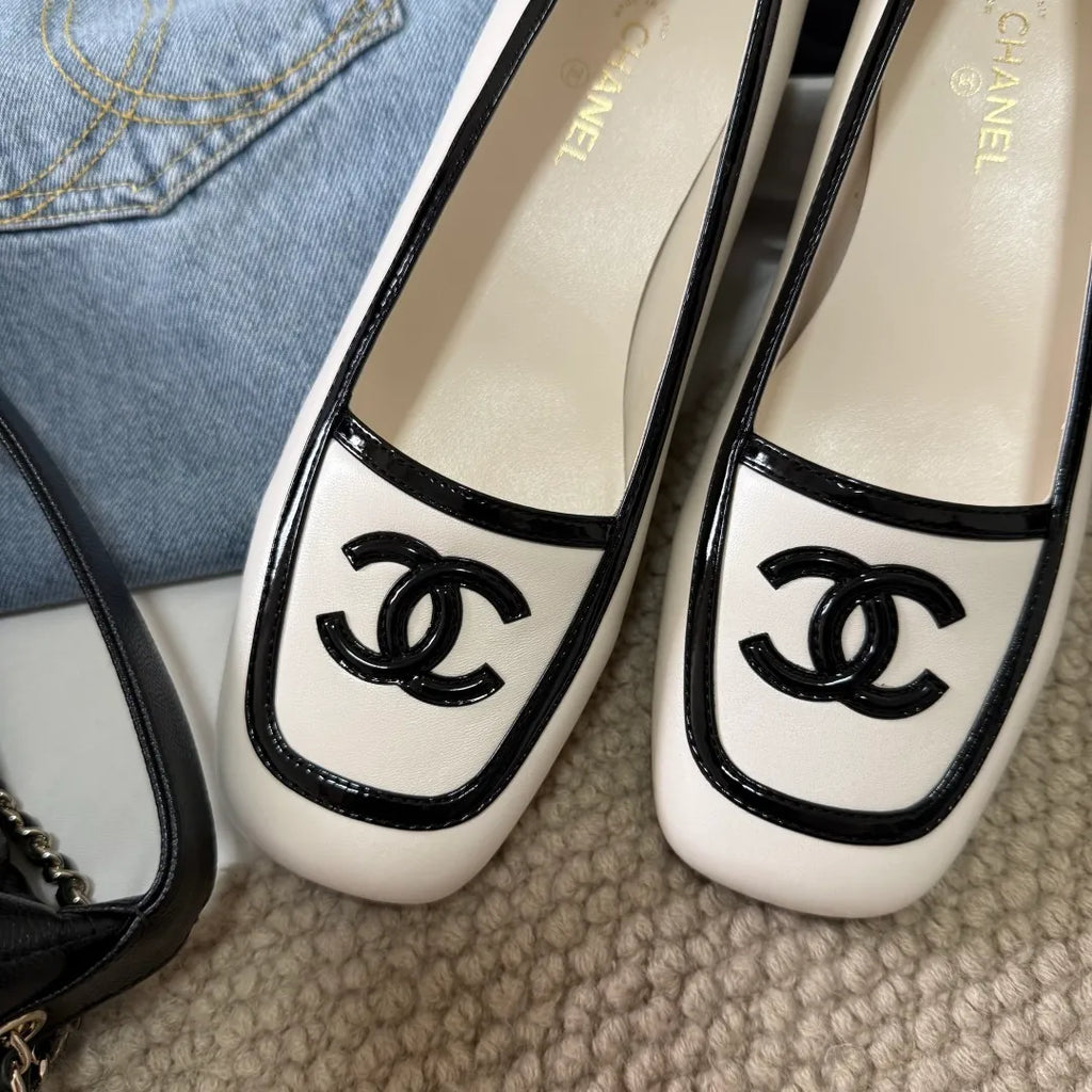 Chanel Women's Square Toe Double C Ballet Flats Patent Leather 385265