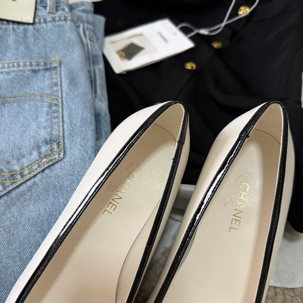 Chanel Women's Square Toe Double C Ballet Flats Patent Leather 385265
