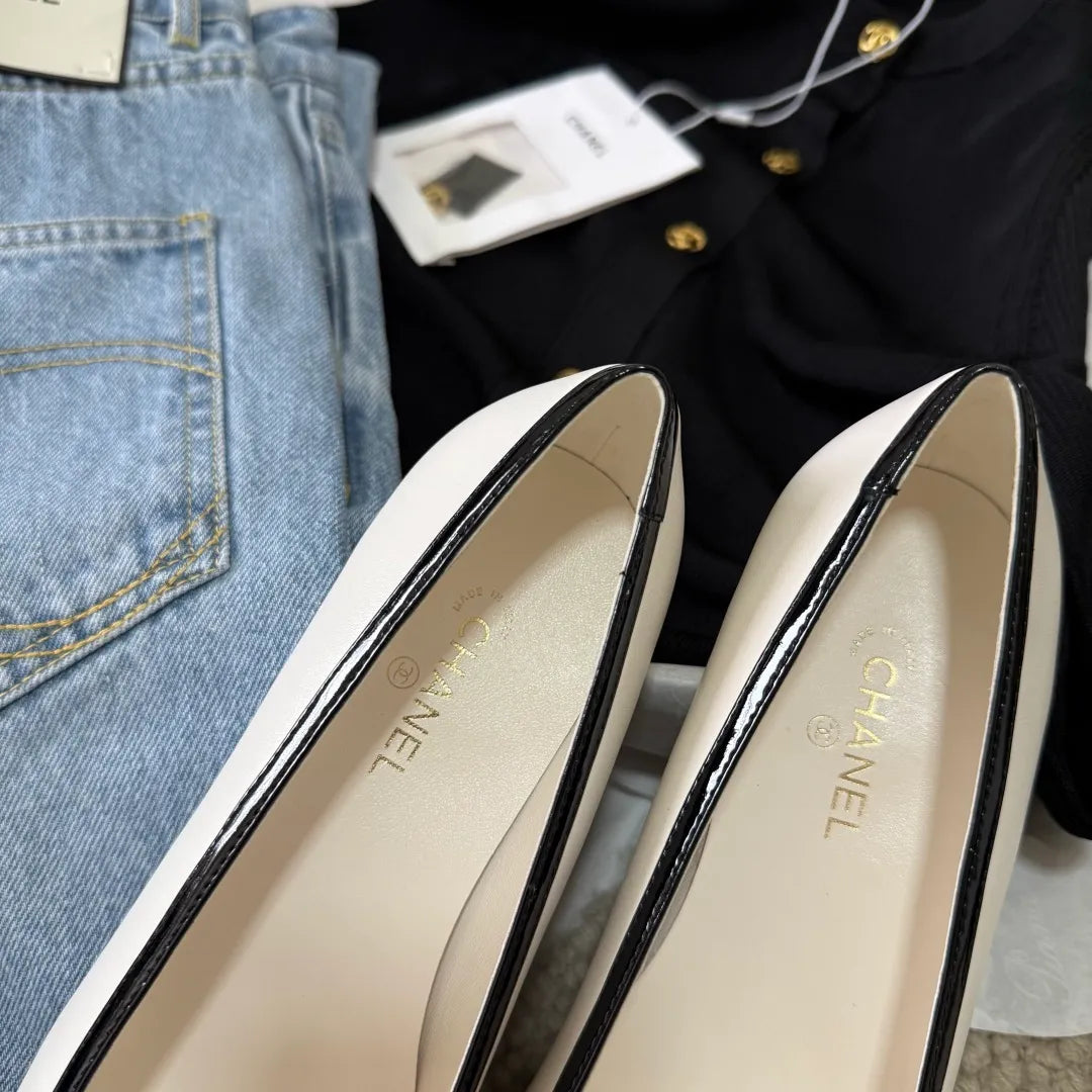 Chanel Women's Square Toe Double C Ballet Flats Patent Leather 385265