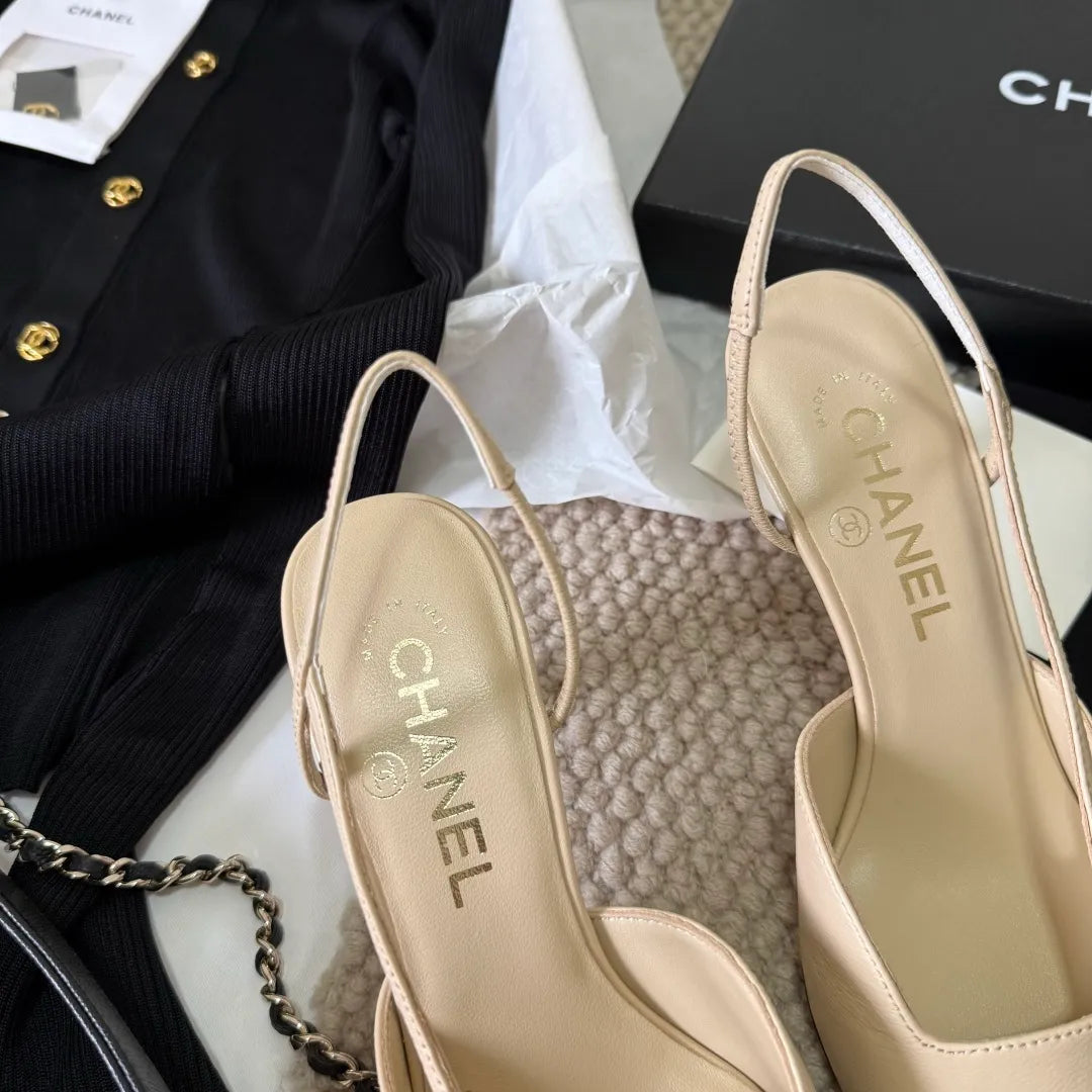 Chanel Women's Two-Tone Pointed-Toe Slingback Heels Lambskin 385283