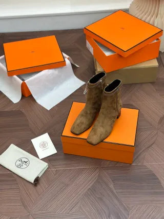 Chunky Heel Square Toe Boots 255388