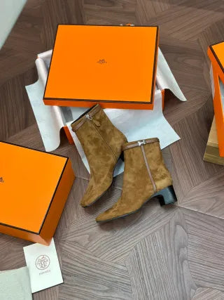 Chunky Heel Square Toe Boots 255388