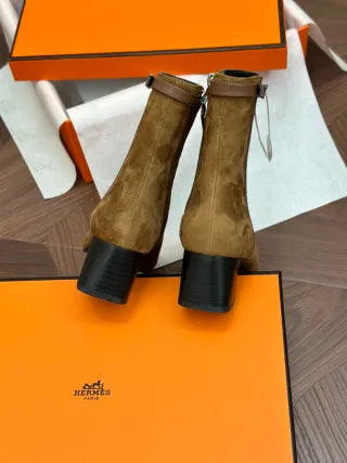 Chunky Heel Square Toe Boots 255388