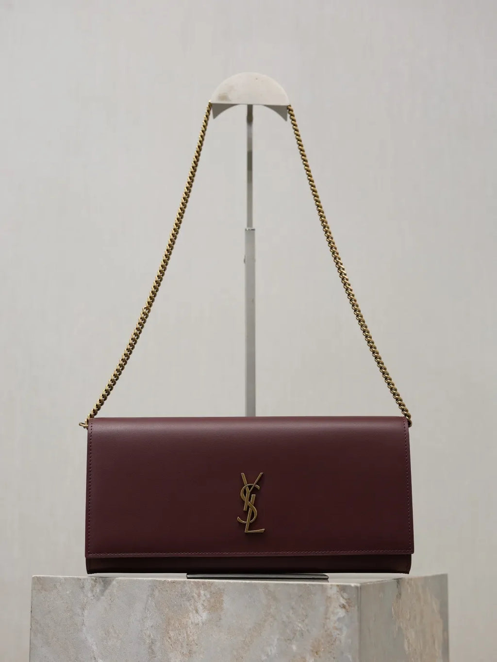 Classic Kate Leather 10.6 in Clutch Bag 306079-1