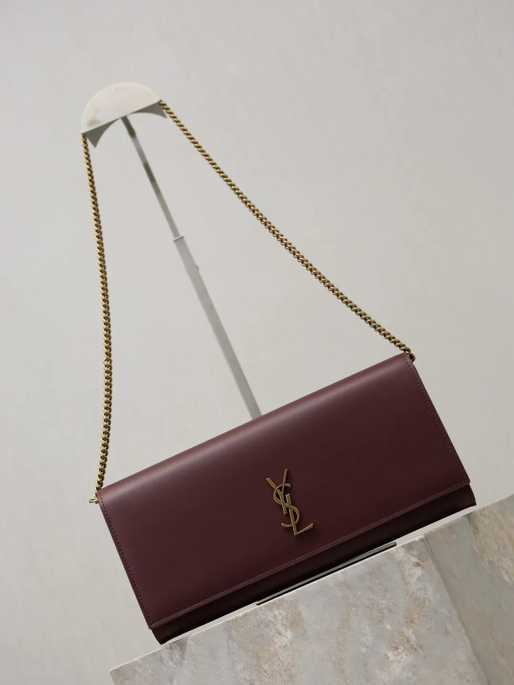 Classic Kate Leather 10.6 in Clutch Bag 306079-1