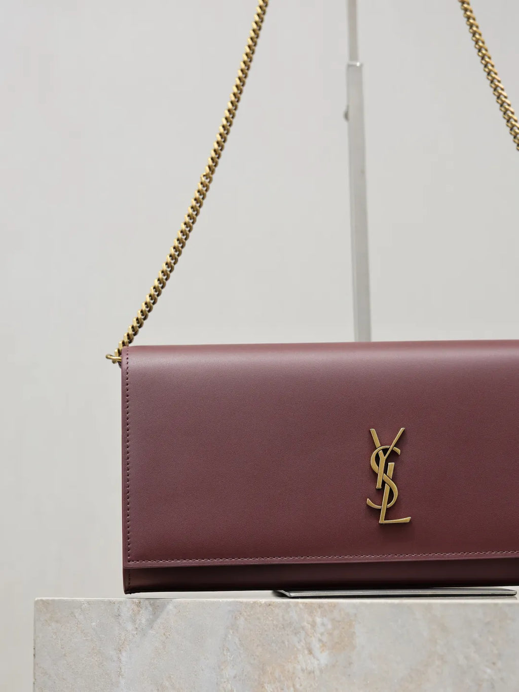 Classic Kate Leather 10.6 in Clutch Bag 306079-1