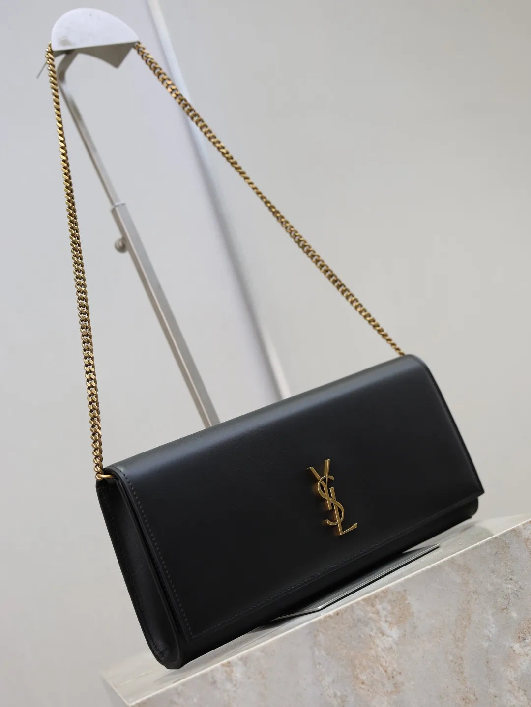 Classic Kate Leather 10.6 in Clutch Bag 306079-1
