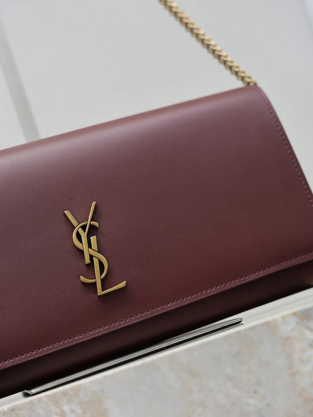 Classic Kate Leather 10.6 in Clutch Bag 306079-1