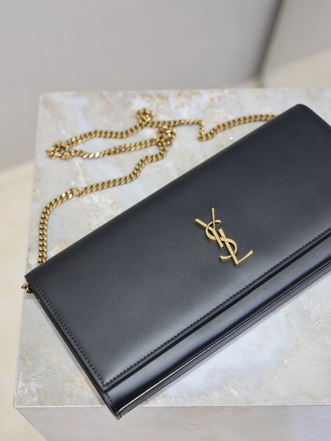 Classic Kate Leather 10.6 in Clutch Bag 306079-1