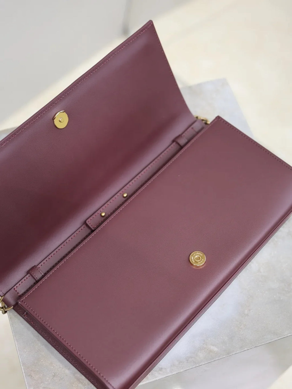 Classic Kate Leather 10.6 in Clutch Bag 306079-1