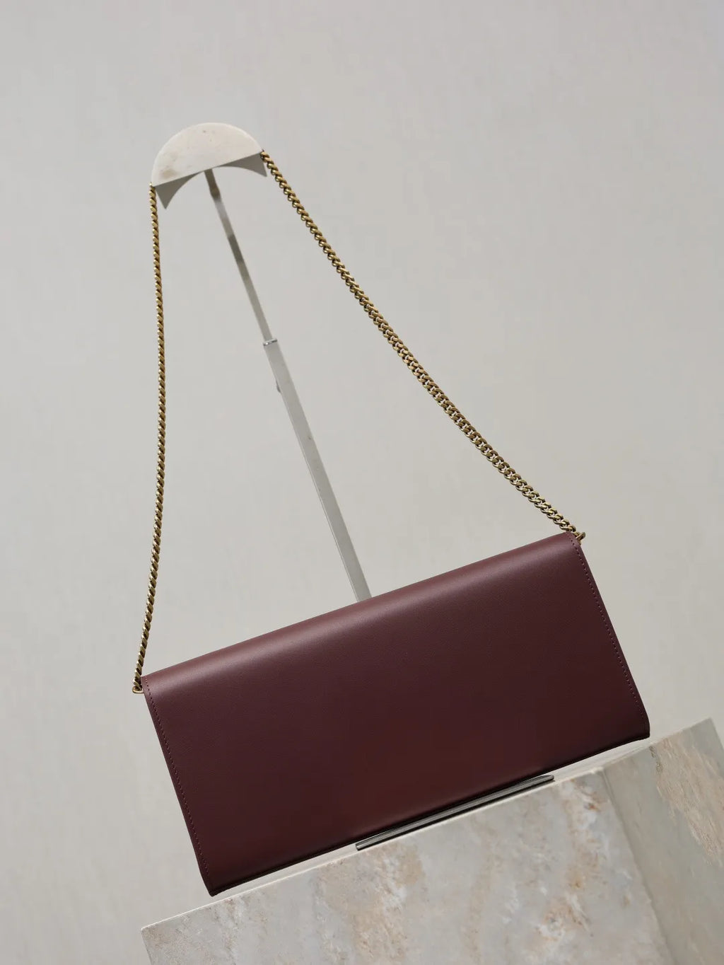 Classic Kate Leather 10.6 in Clutch Bag 306079-1