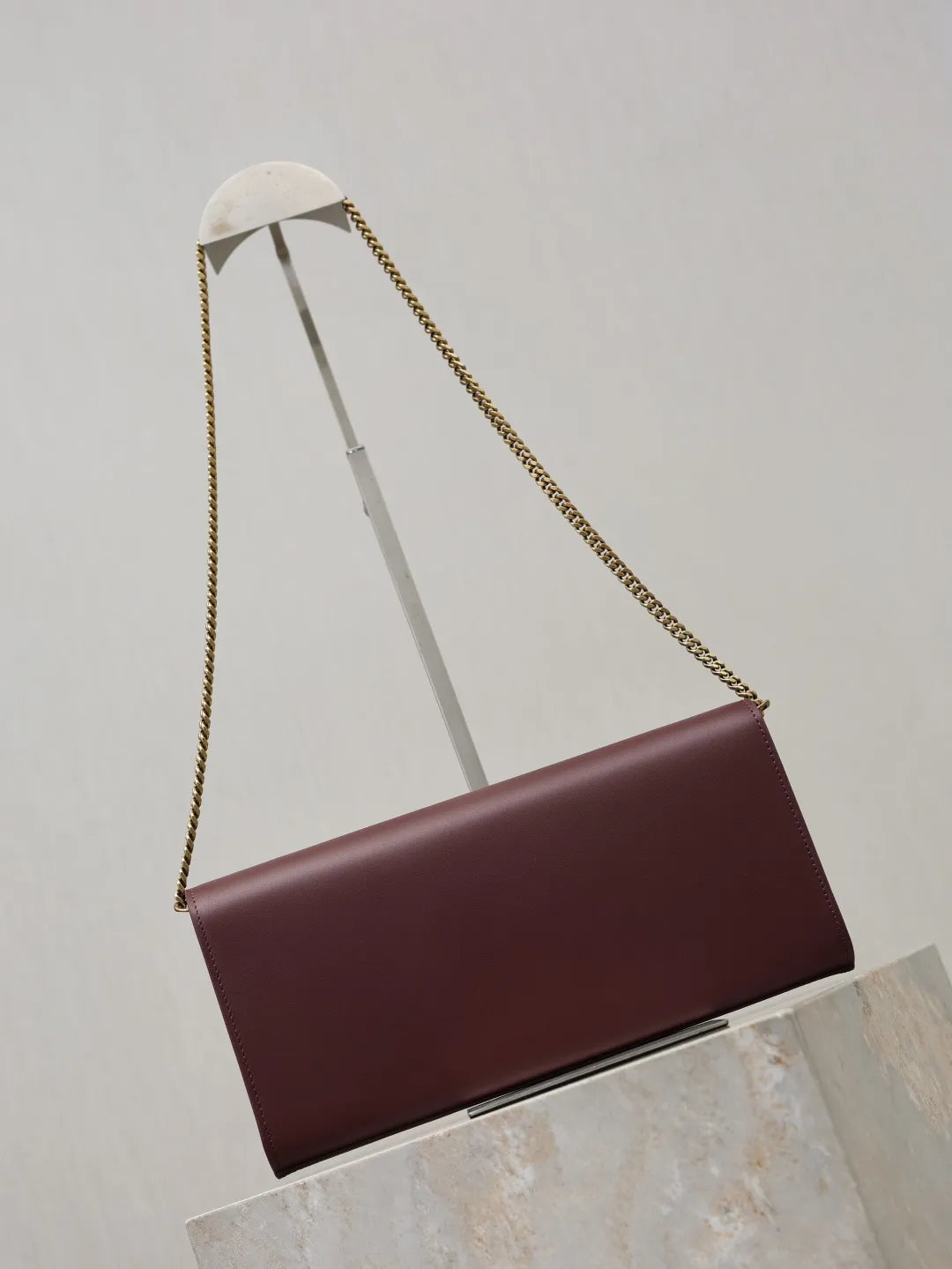 Classic Kate Leather 10.6 in Clutch Bag 306079-1