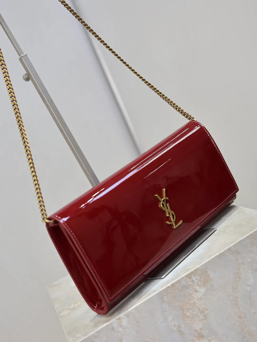 Classic Kate Patent Leather 10.6 in Clutch Bag 306079-1