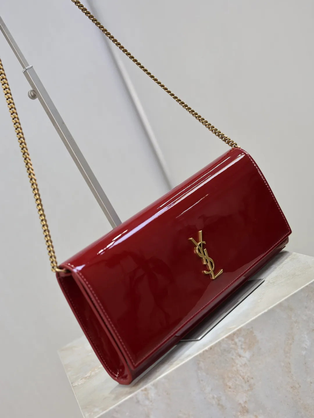 Classic Kate Patent Leather 10.6 in Clutch Bag 306079-1