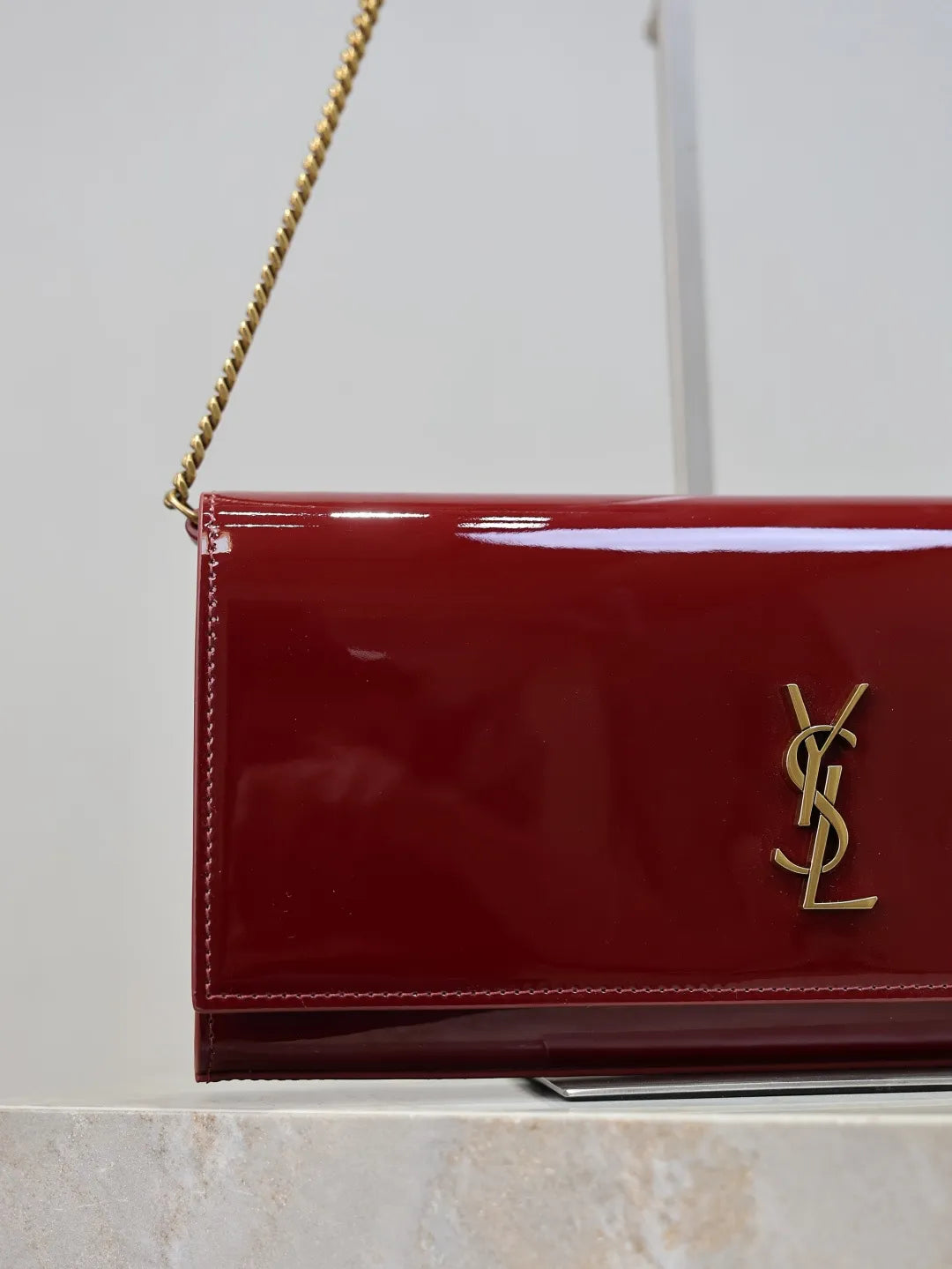 Classic Kate Patent Leather 10.6 in Clutch Bag 306079-1