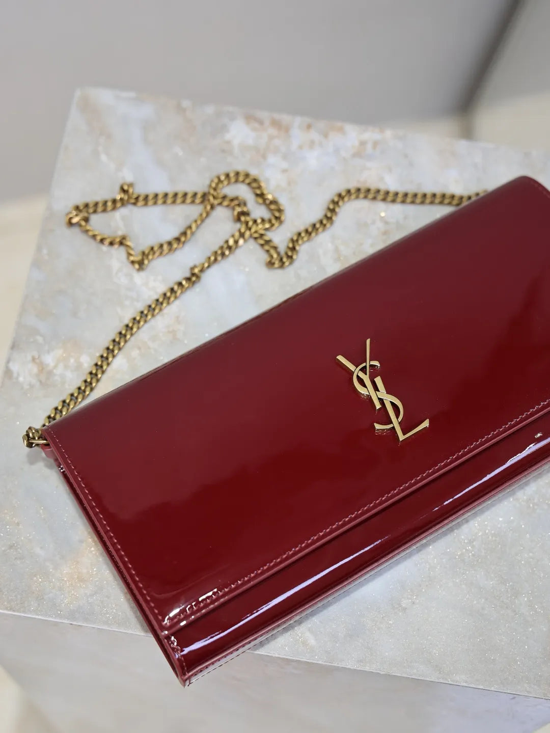 Classic Kate Patent Leather 10.6 in Clutch Bag 306079-1