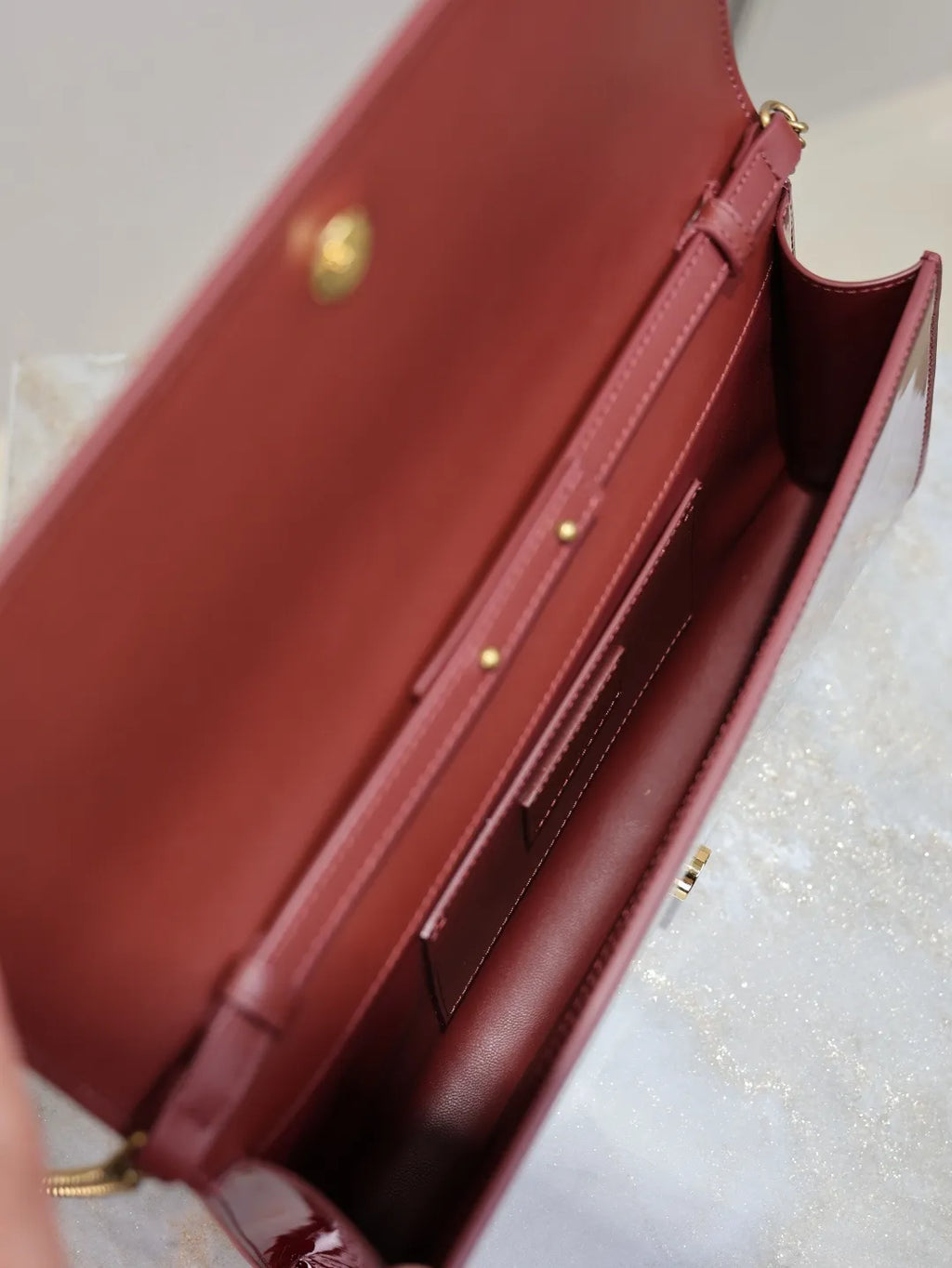 Classic Kate Patent Leather 10.6 in Clutch Bag 306079-1