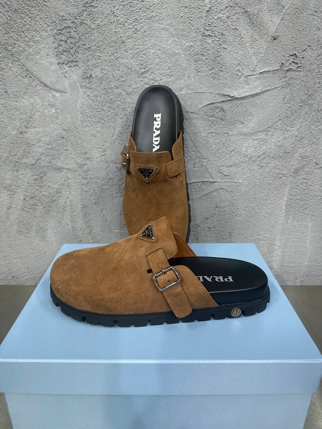 Cowhide Leather Slippers 833587