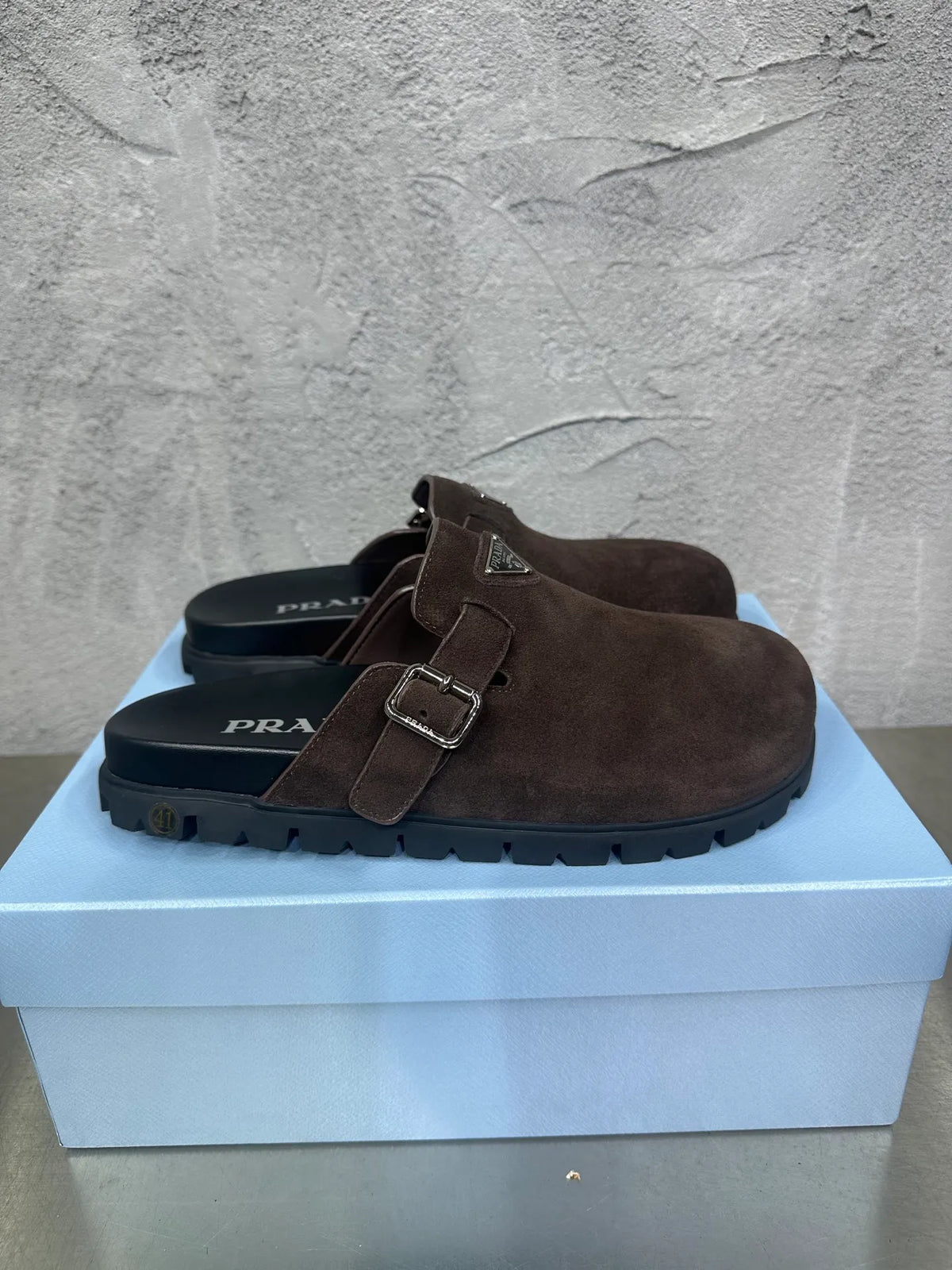 Cowhide Leather Slippers 833590