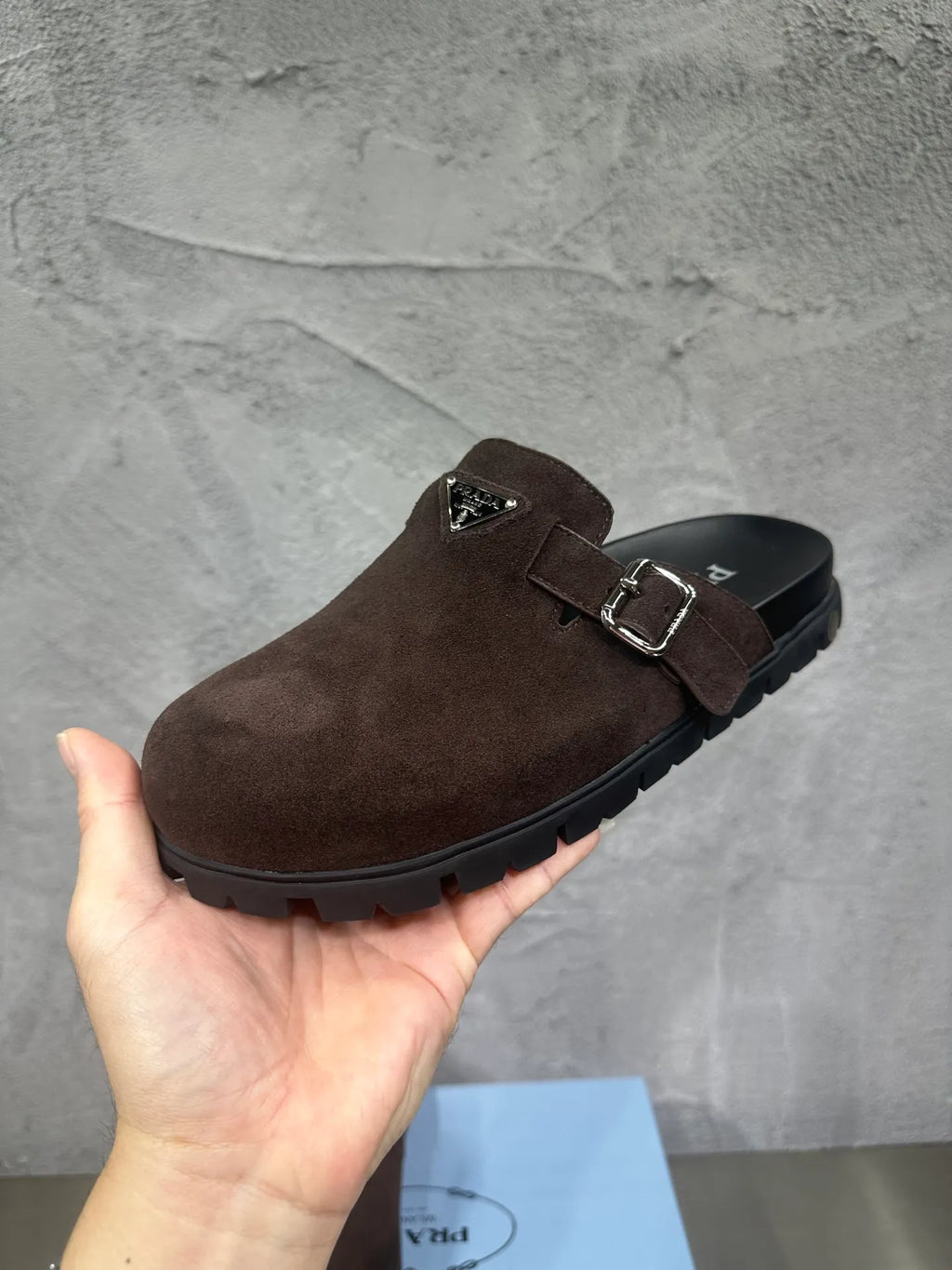 Cowhide Leather Slippers 833590