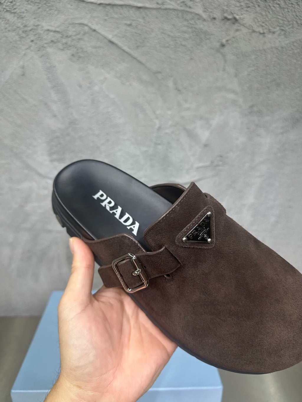Cowhide Leather Slippers 833590