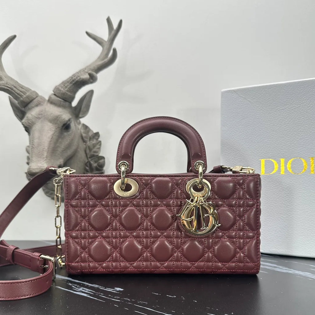 D-Joy 10.2 in Sheepskin Handbag M0540