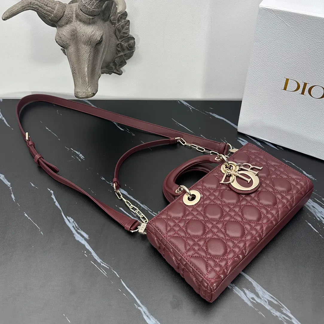 D-Joy 10.2 in Sheepskin Handbag M0540