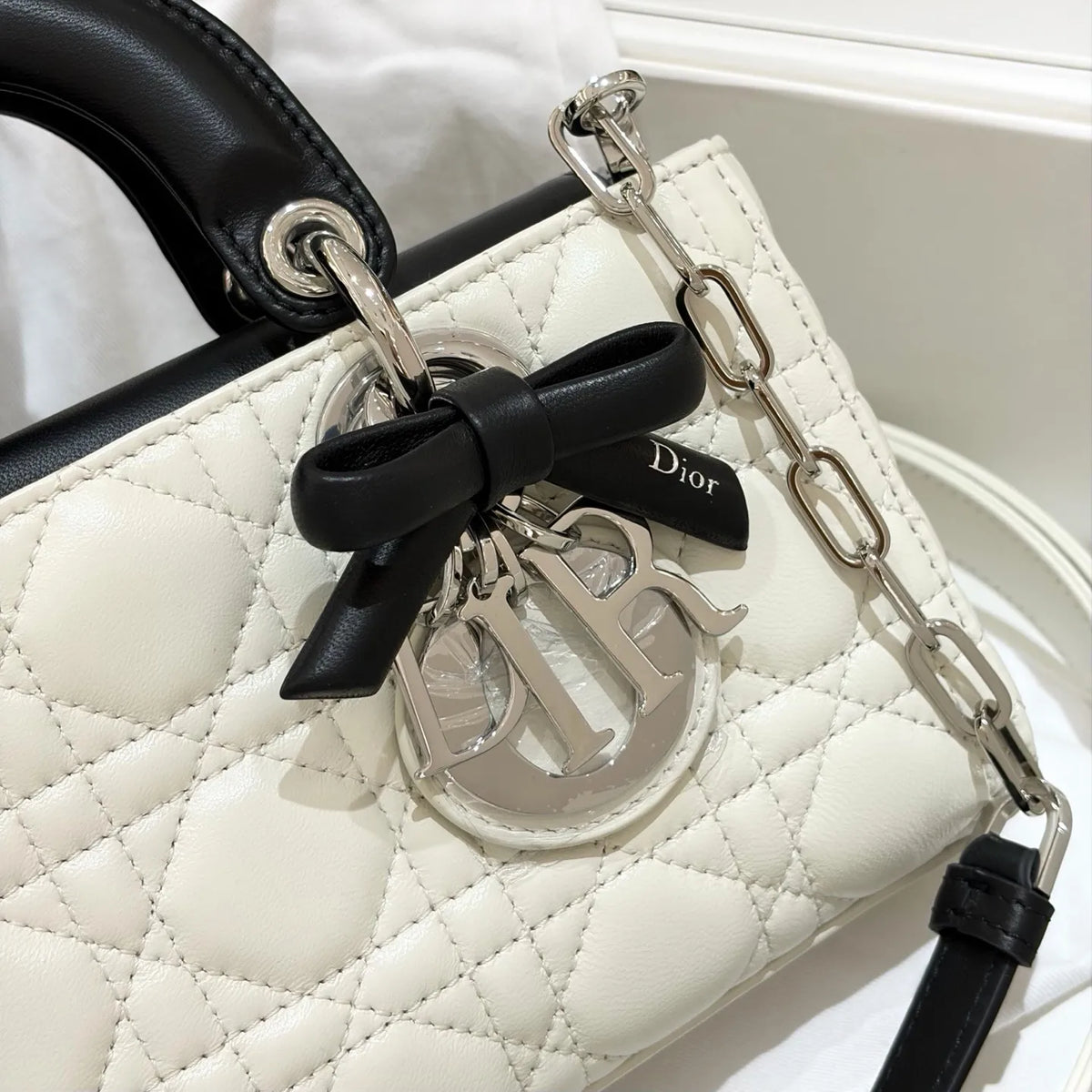 D-Joy 22 Bow Cannage Crossbody Shoulder Bag White Black