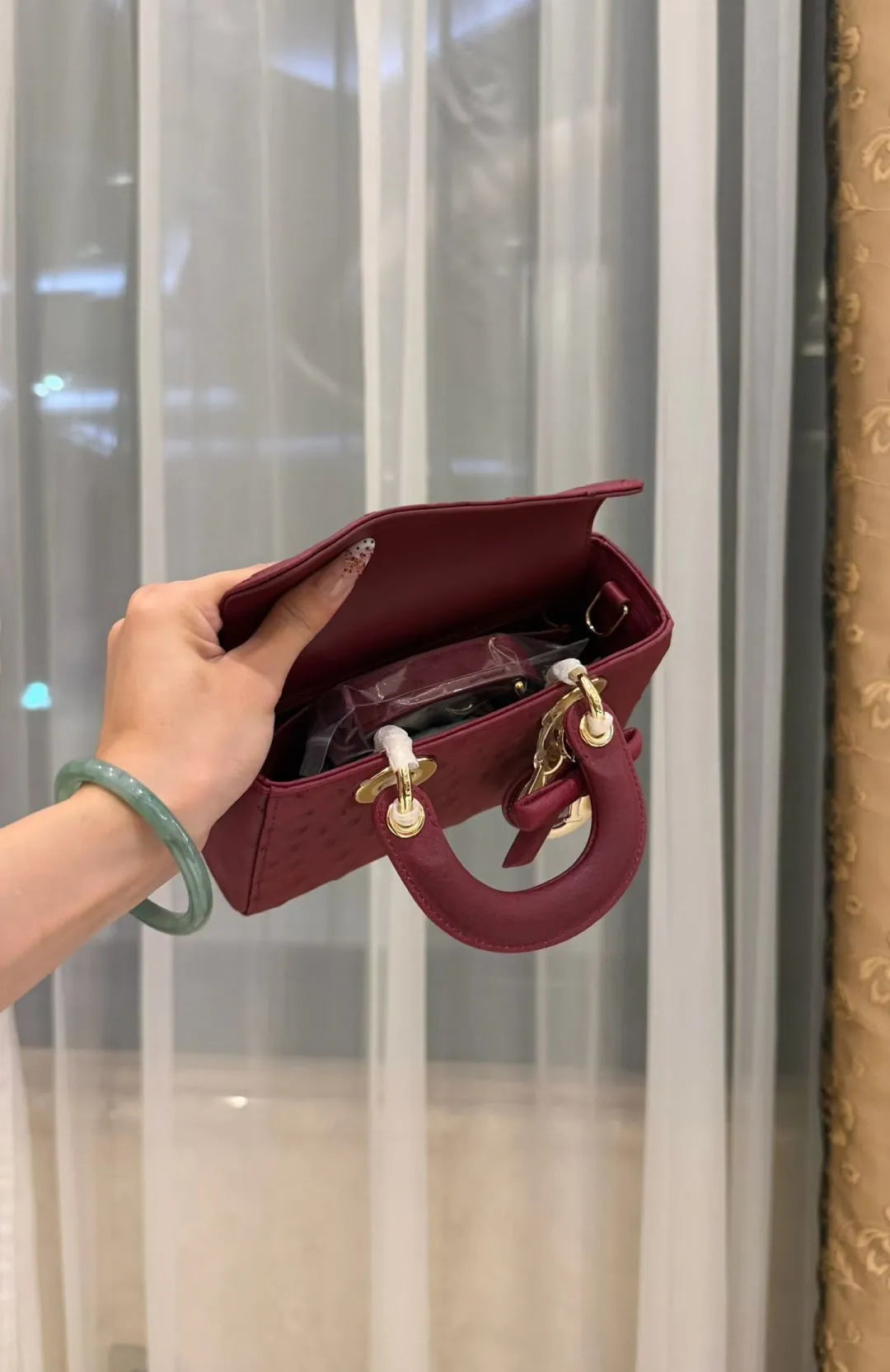 D-Joy Princess Diana Ostrich Leather 7.5 in Handbag 721096