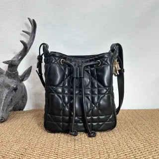 D-Motion 7.3 in Sheepskin Handbag 2851 Black