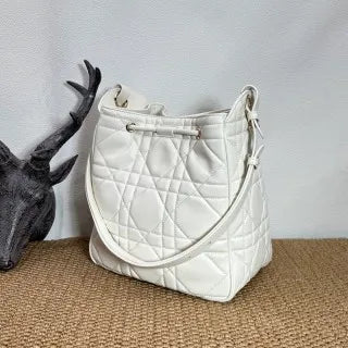 D-Motion 9.1 in Cannage Sheepskin Bucket Bag 2852