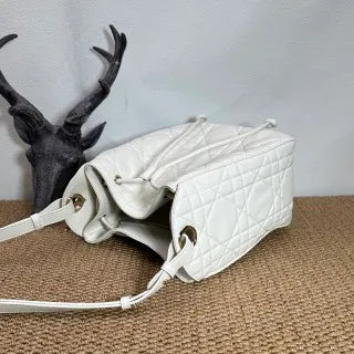 D-Motion 9.1 in Cannage Sheepskin Bucket Bag 2852