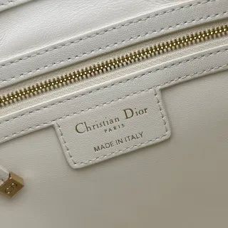 D-Motion 9.1 in Cannage Sheepskin Bucket Bag 2852