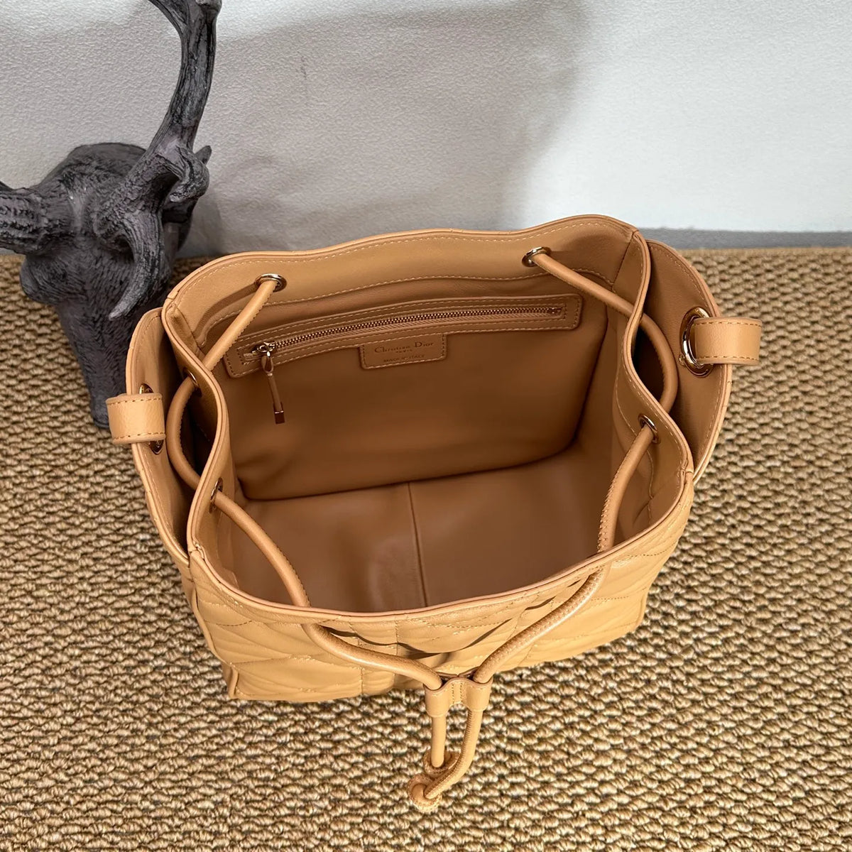 D-Motion 9.1 in Sheepskin Handbag 2852 Large Apricot