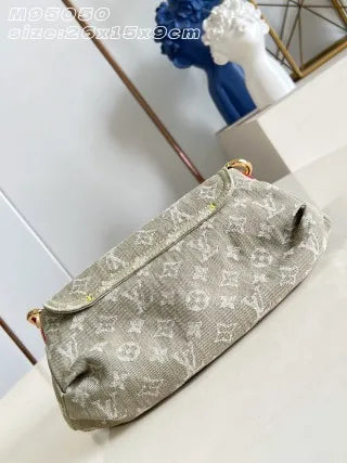 Denim 10.2 in Bag M95050